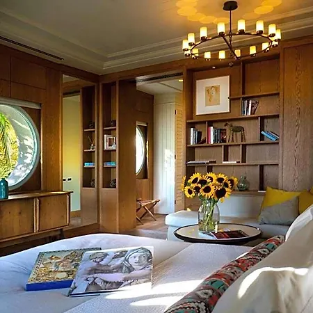 Alavya Hotel